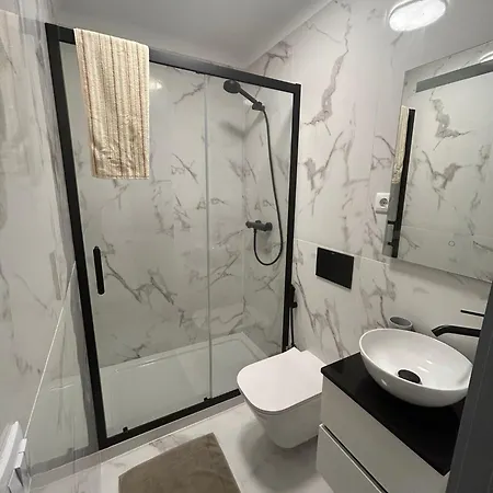 Sunset Paradise 카민하