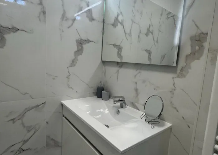 Sunset Paradise 카민하